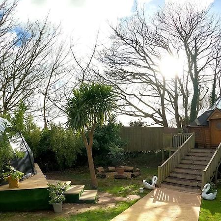 Romantic Treehouse With Hot Tub & Bbq Lodge Praze an Beeble Esterno foto
